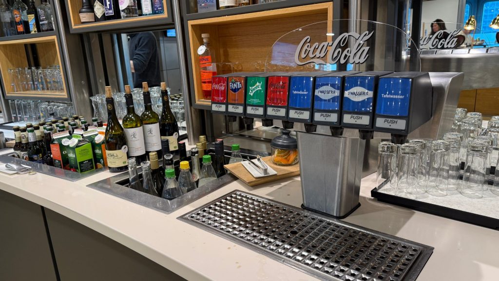 Lufthansa Senator Lounge Duesseldorf Getraenkeauswahl