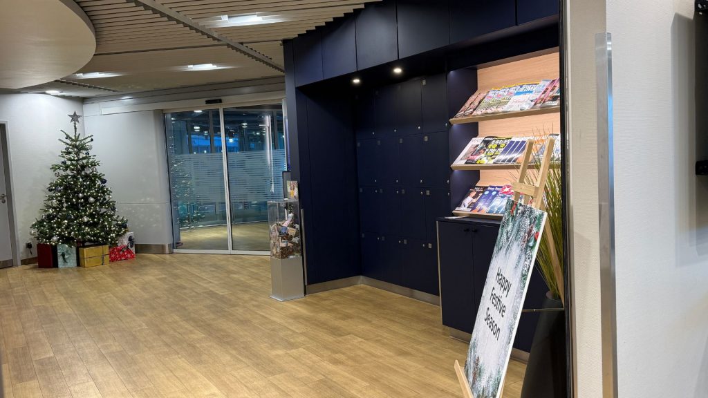 Lufthansa Senator Lounge Duesseldorf Eingangsbereich 2