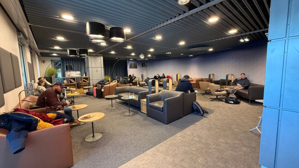 Lufthansa Senator Lounge Duesseldorf Sessel 2