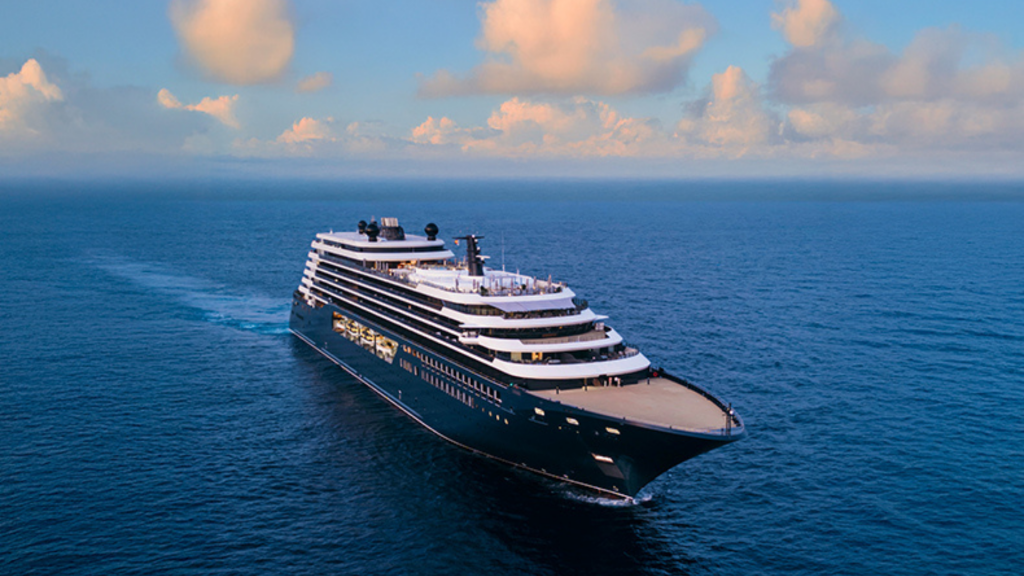 Luminara Ritz Carlton Yacht