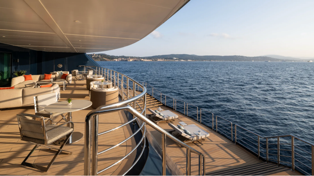 Luminara Ritz Carlton Yacht Sonnendeck