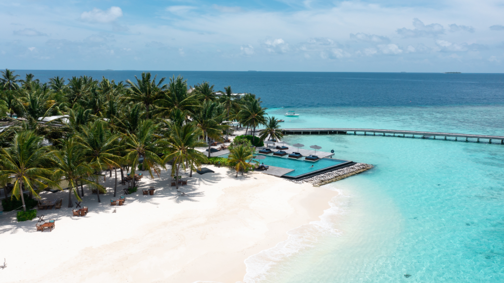 Marriott The Halcyon Private Isles Maldives Pool