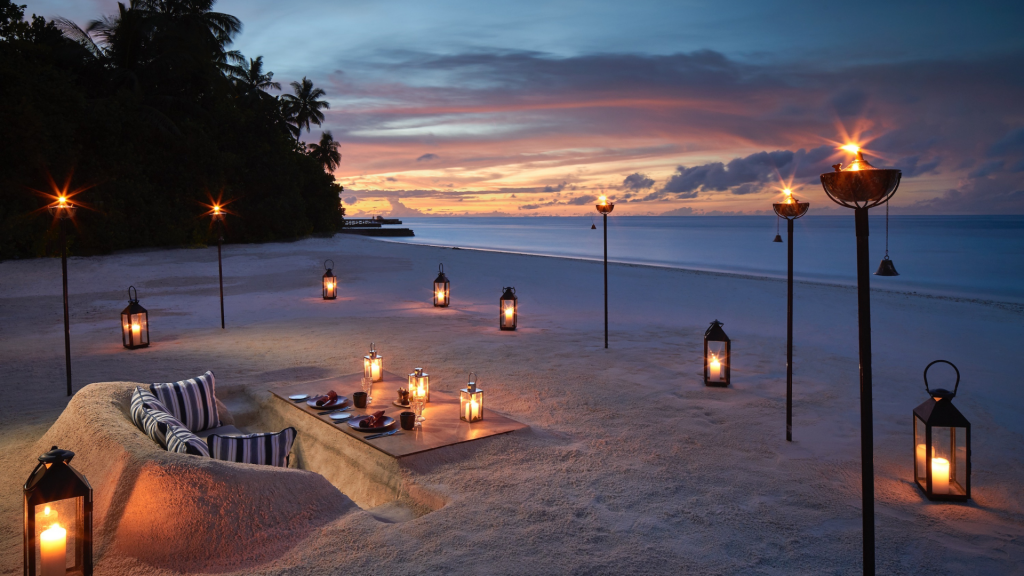 Marriott The Halcyon Private Isles Maldives Sunken Dinner