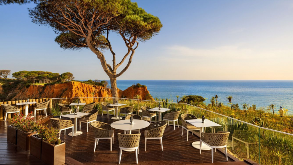 Pine Cliffs Hotel Algarve Bar