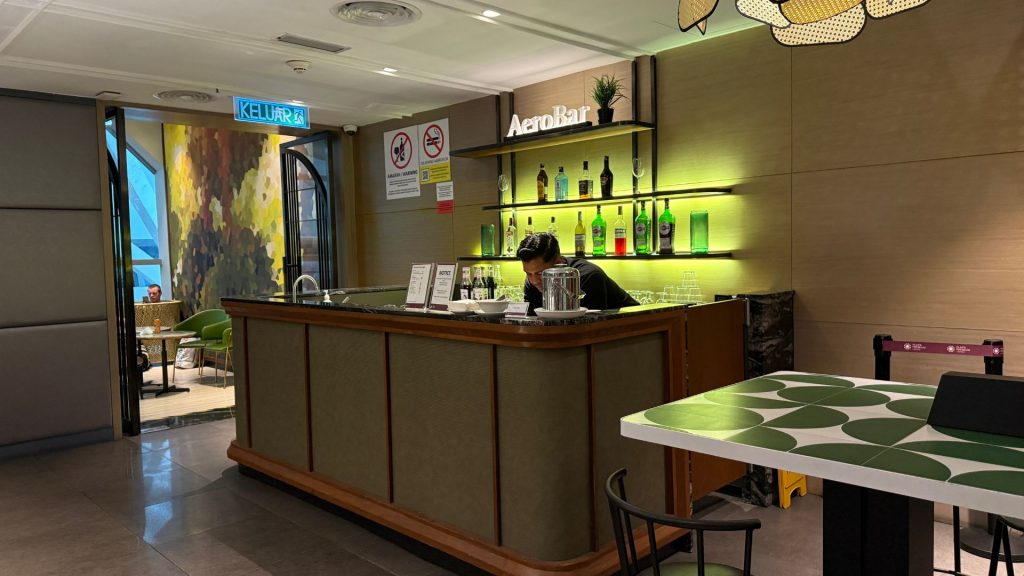 Plaza Premium Lounge Penang Bar 1