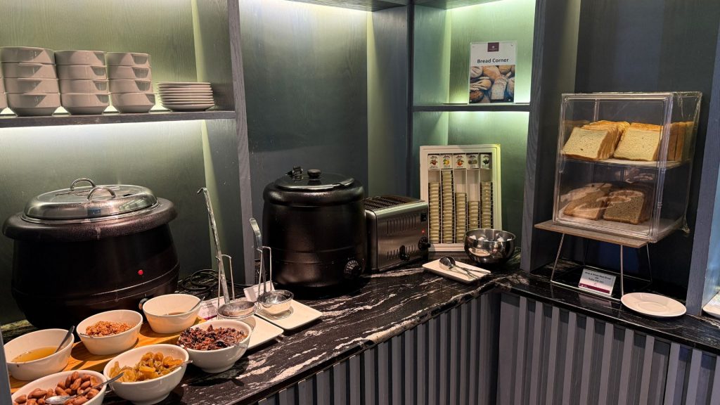 Plaza Premium Lounge Penang Buffet 3