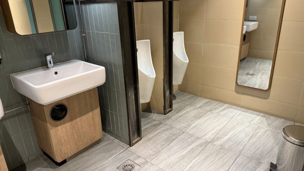 Plaza Premium Lounge Penang Toiletten 1