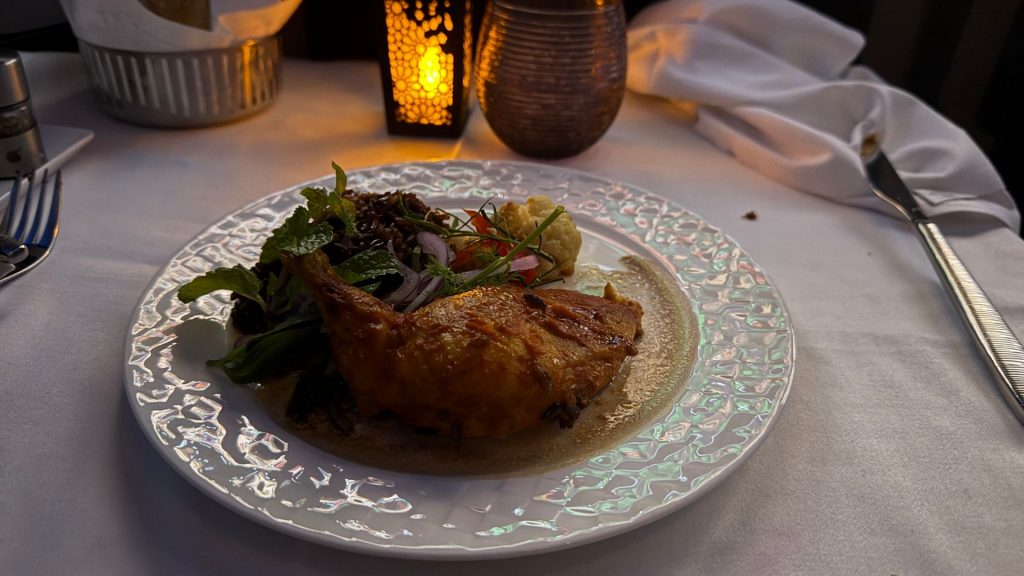 Qatar Airways QSuite Business Class Huehnchen