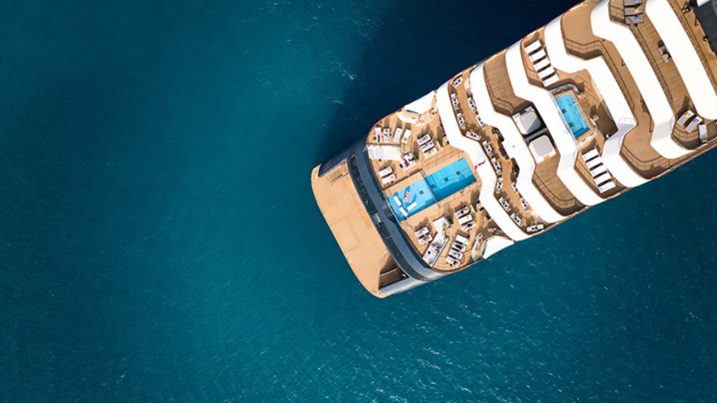 Ritz Carlton Yacht Pool