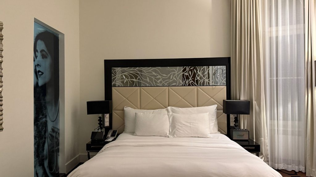 Roomers Berlin Steinplatz Bett 3