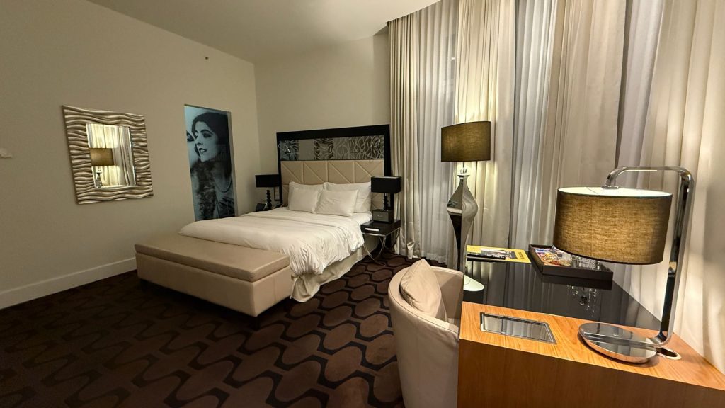 Roomers Berlin Steinplatz Blick Ins Zimmer