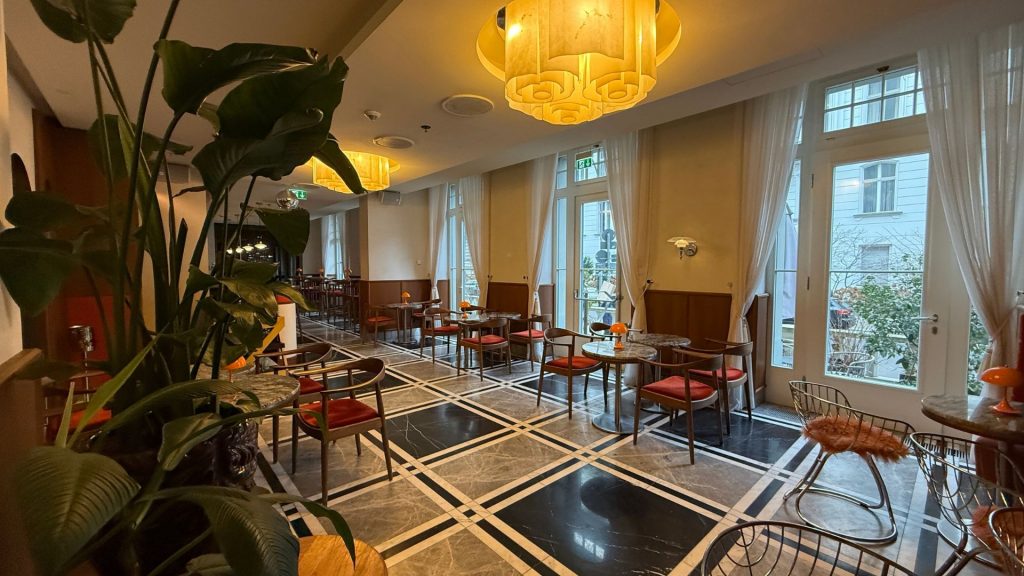 Roomers Berlin Steinplatz Brasserie Manon Innen