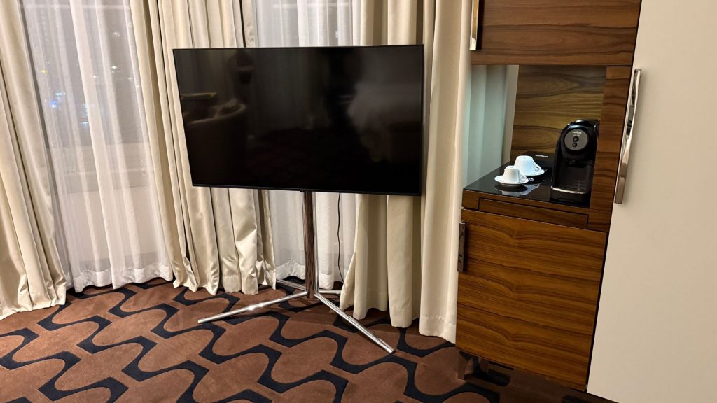 Roomers Berlin Steinplatz Fernseher