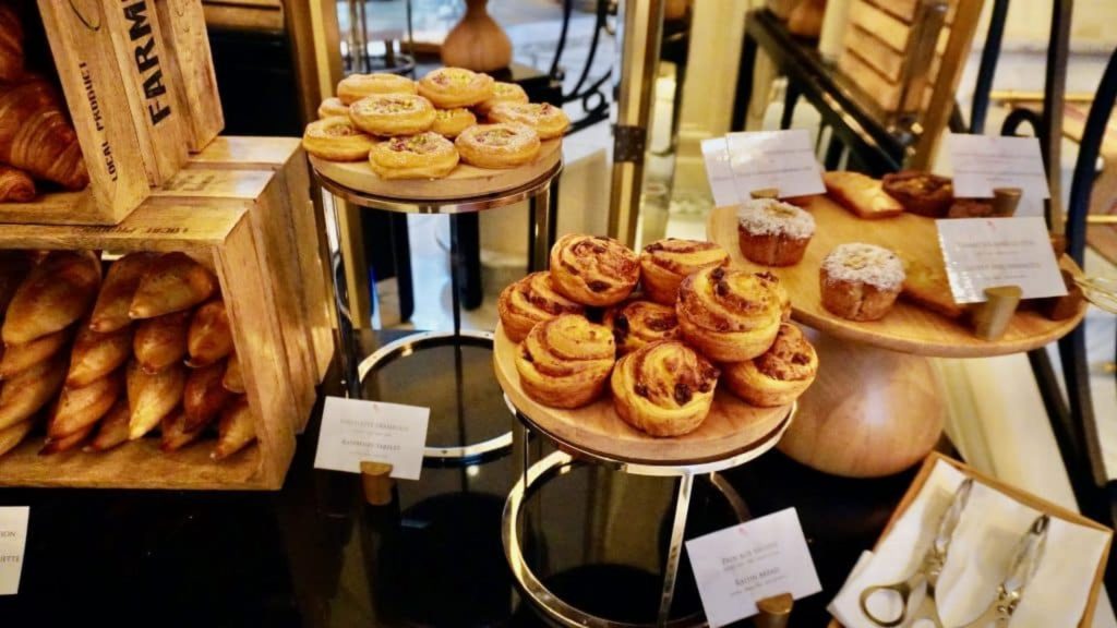 Shangri La Paris Kuechlein