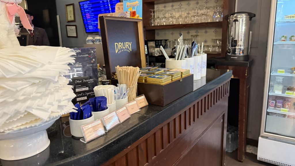 The Coral First Class Lounge Phuket Getraenke (1)