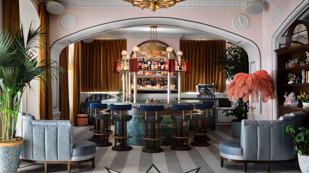 The Georgian Sunset Bar