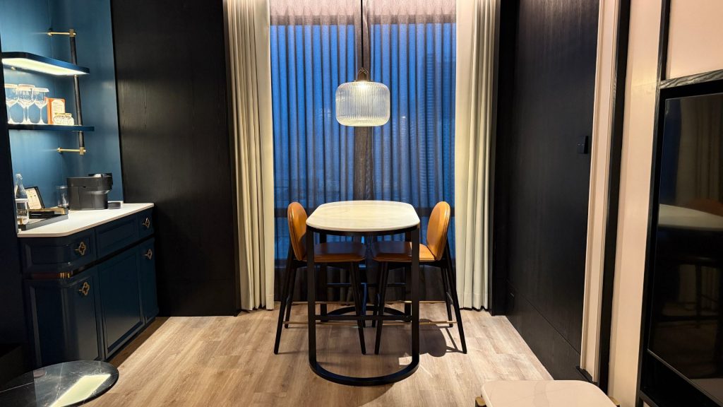 The Millen Penang Hochtisch Mit Stuehlen Wohnzimmer