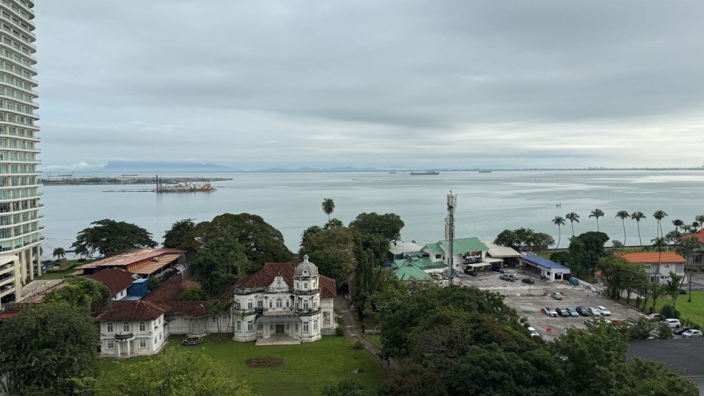 The Millen Penang Pool Ausblick