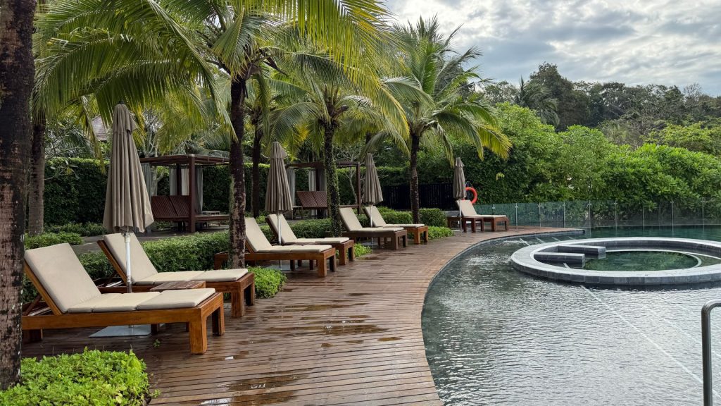 The Ritz Carlton Langkawi Familienpool Liegen