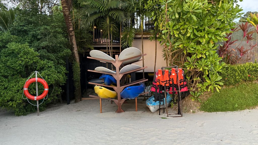 The Ritz Carlton Langkawi Strand Boote