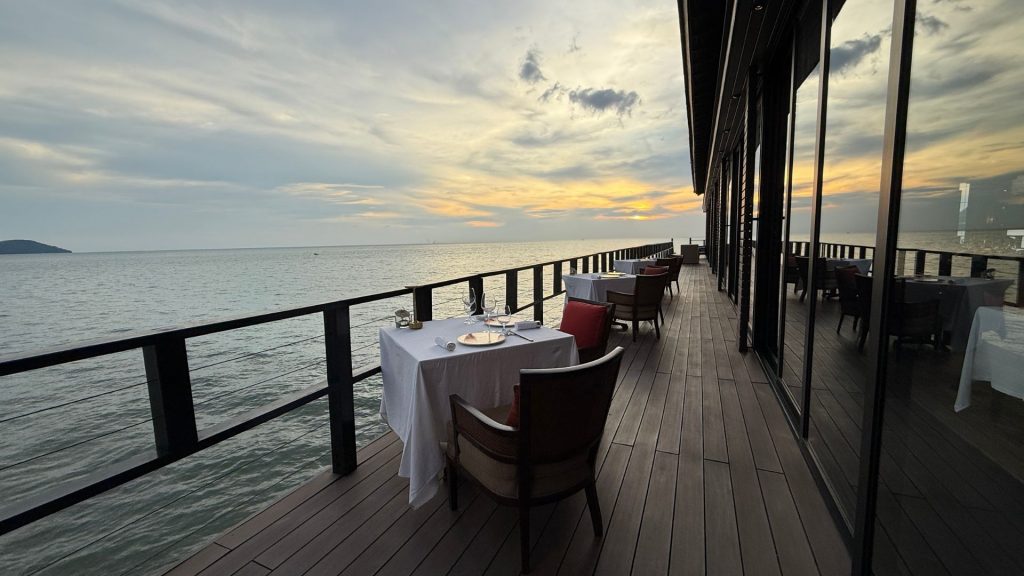 The Ritz Carlton Langkawi Terrasse Chinesisches Lokal