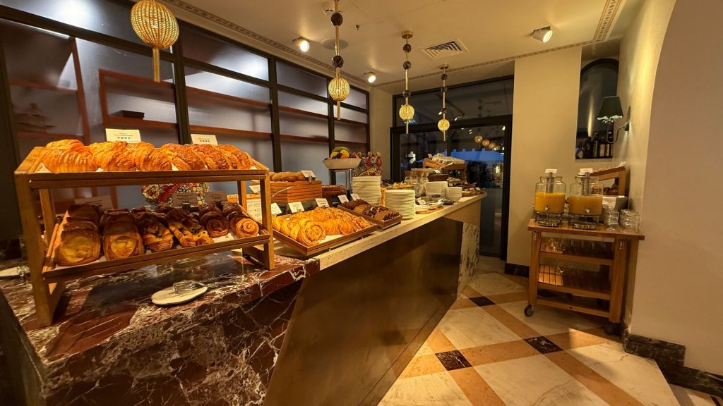 W Rome Fruehstuecksbuffet