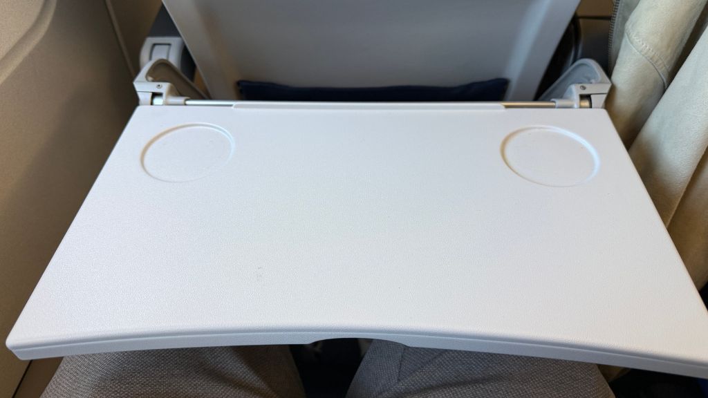 Brussels Airlines Business Class Kurz Und Mittelstrecke Sitz Tisch