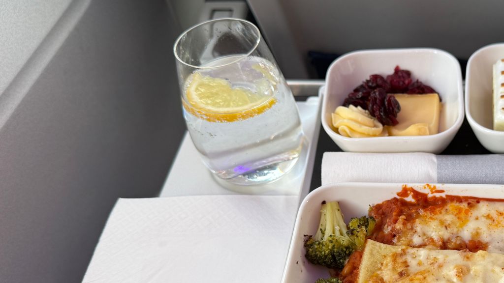 Brussels Airlines Business Class Kurz Und Mittelstrecke Wasser