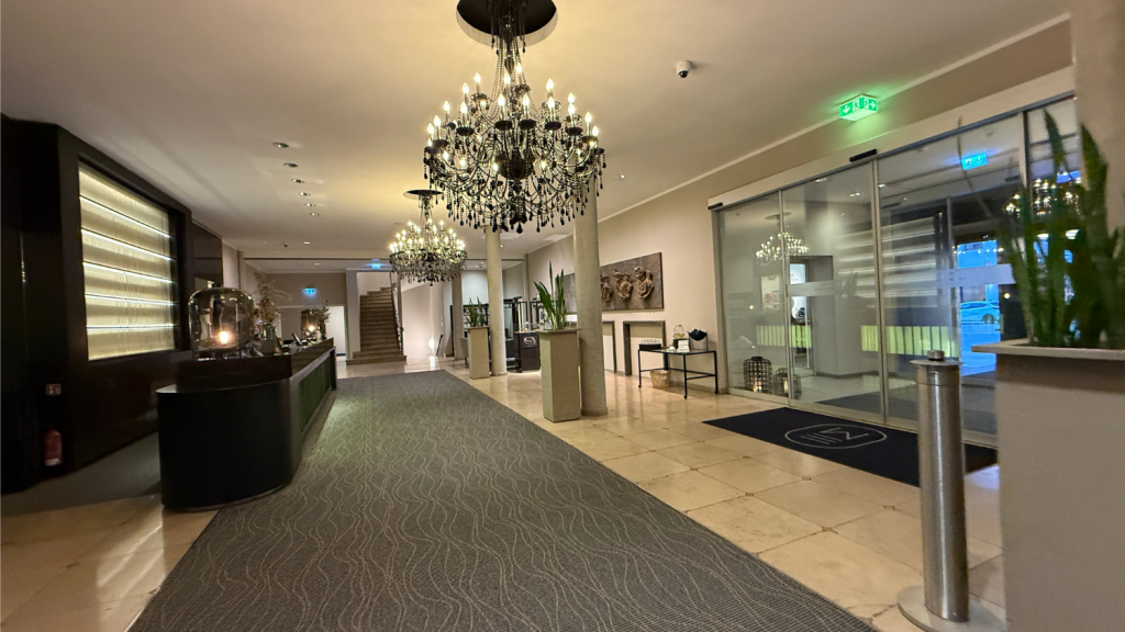 Hotel Maximilians Augsburg Eingang