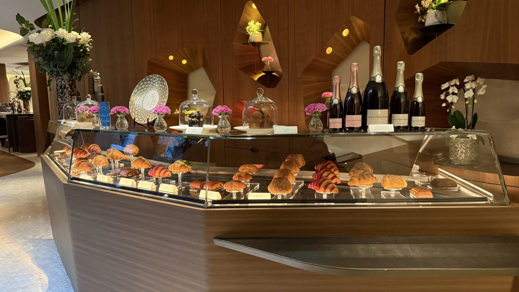 Manadarin Oriental Paris Cake Shop