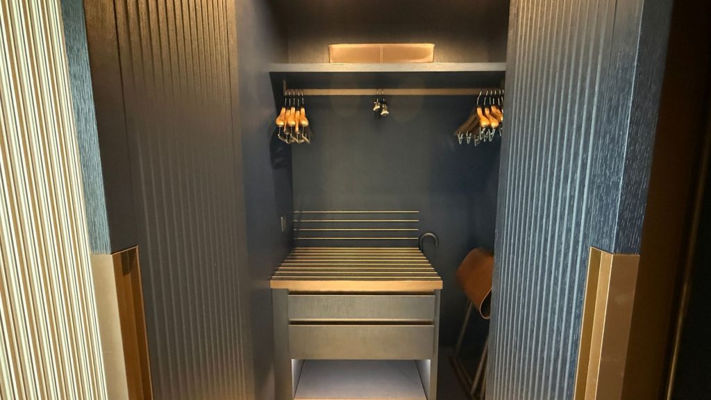 Mandarin Oriental Lutetia Paris Schrank