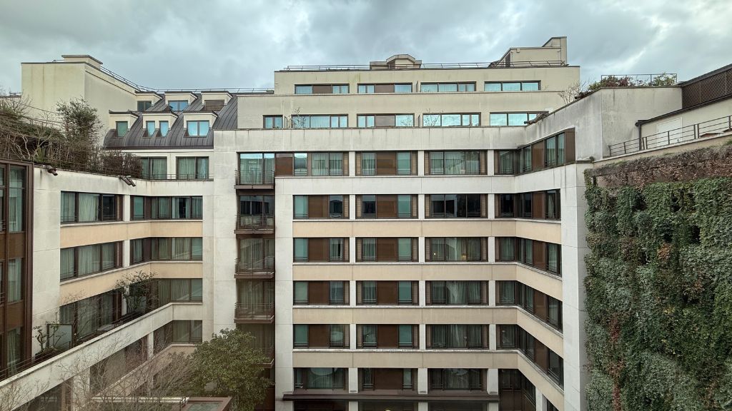 Mandarin Oriental Paris Backyard