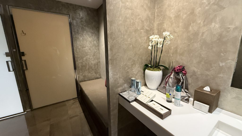 Mandarin Oriental Paris Pool Umkleide