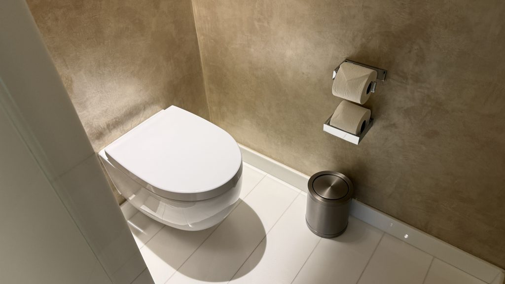Mandarin Oriental Toilette