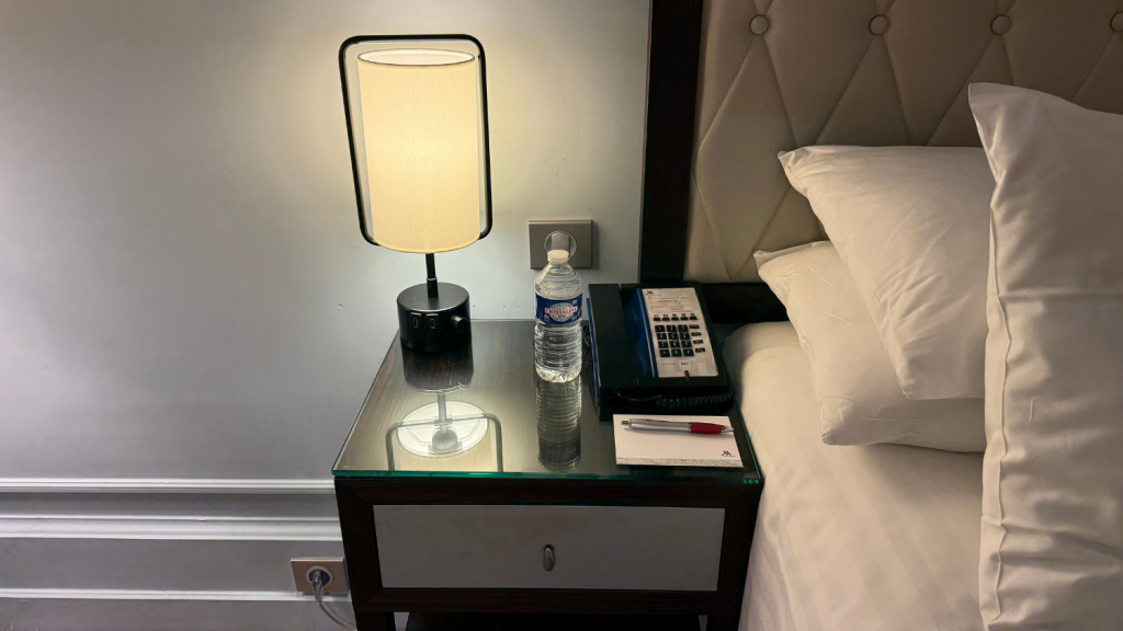 Marriott Paris Opera Ambassador Nachttisch