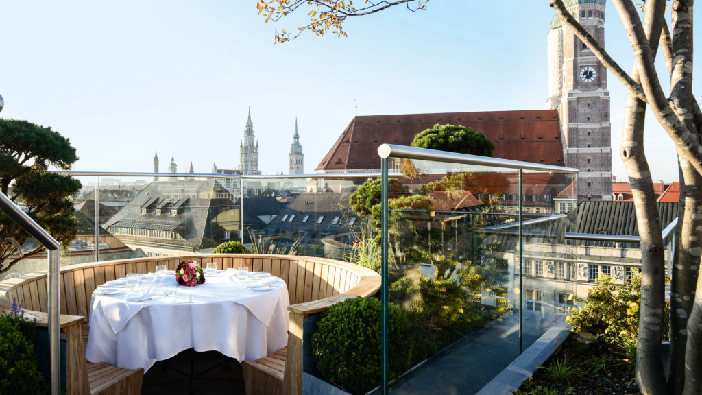 Preferred Hotel Bayerischer Hiof Muenchen Blu Terrasse