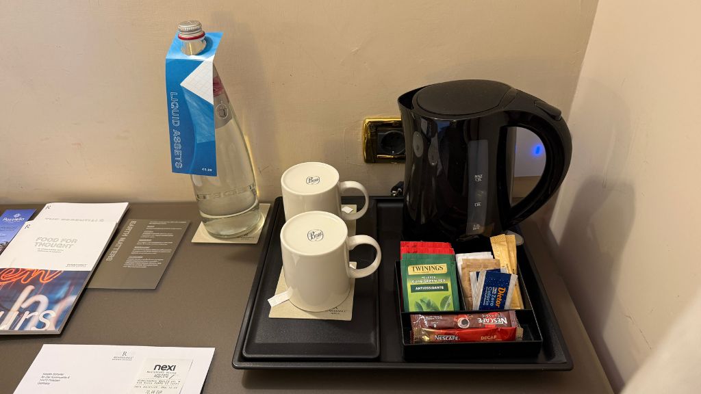 Renaissance Neapel Hotel Mediterraneo Wasser