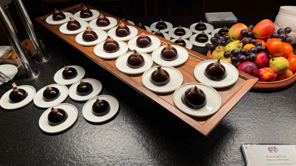 Schloss Elmau Dinner Nougatmousse