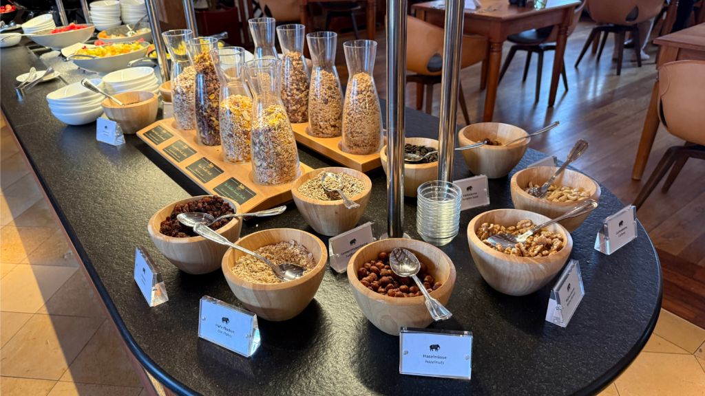 Schloss Elmau Fruehstueck Muesli