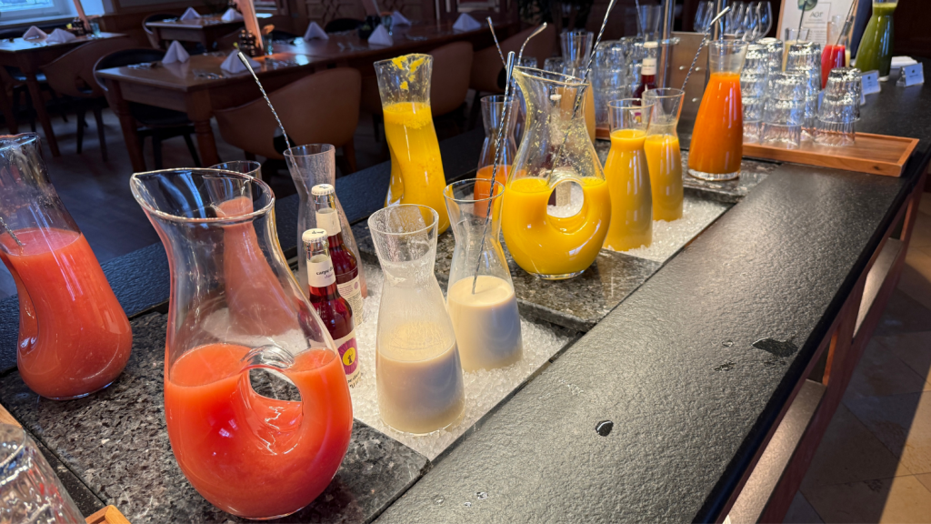 Schloss Elmau Fruehstueck Saft