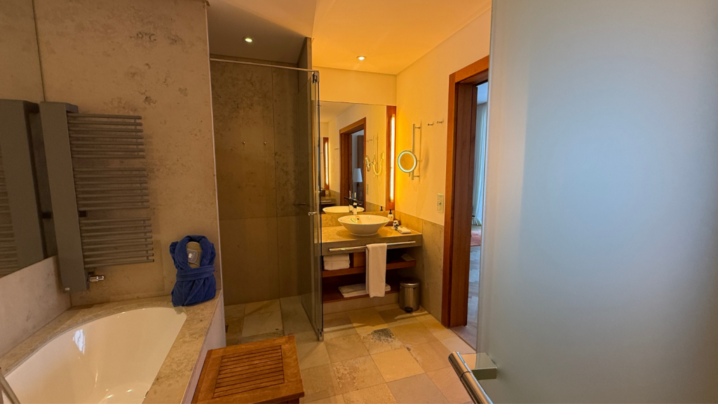 Schloss Elmau Junior Suite Dusche