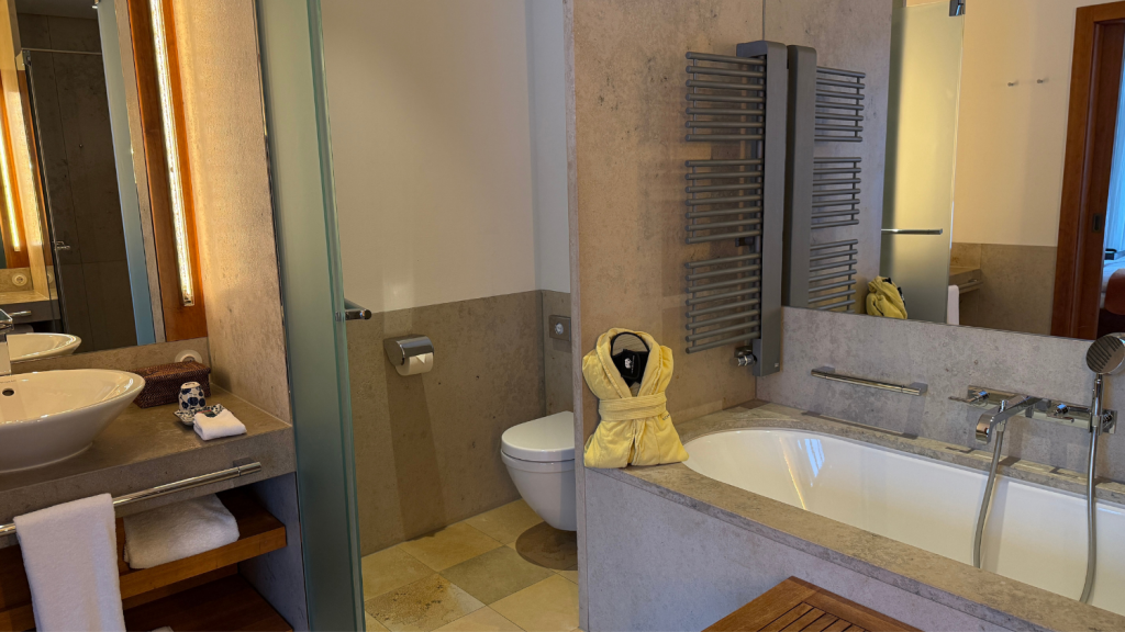 Schloss Elmau Junior Suite Toilette