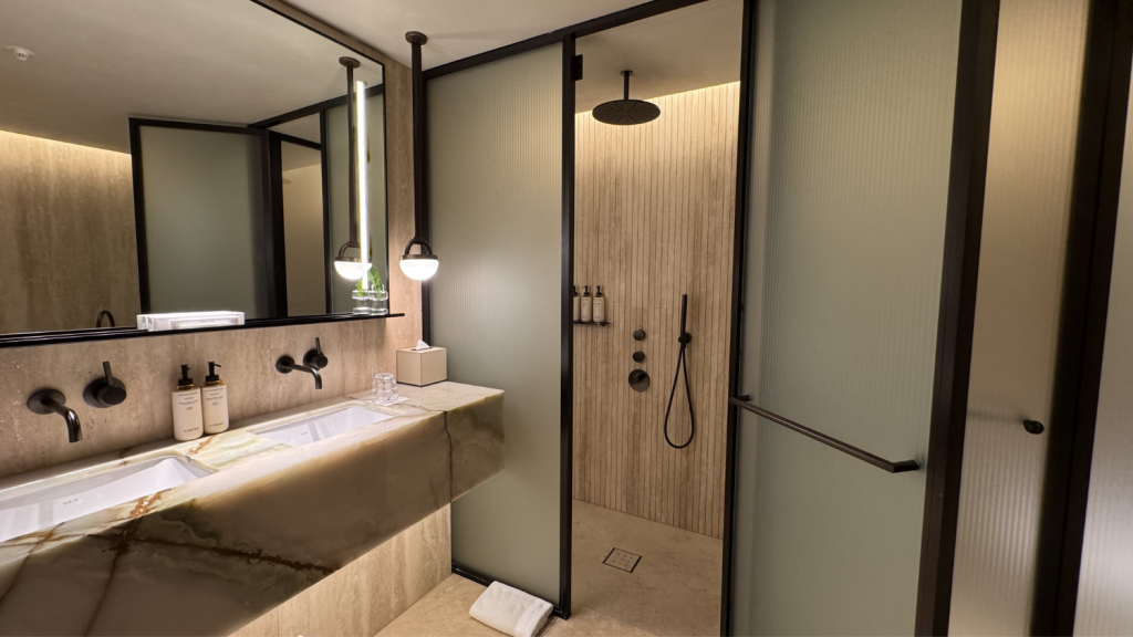 The Emory London Bad