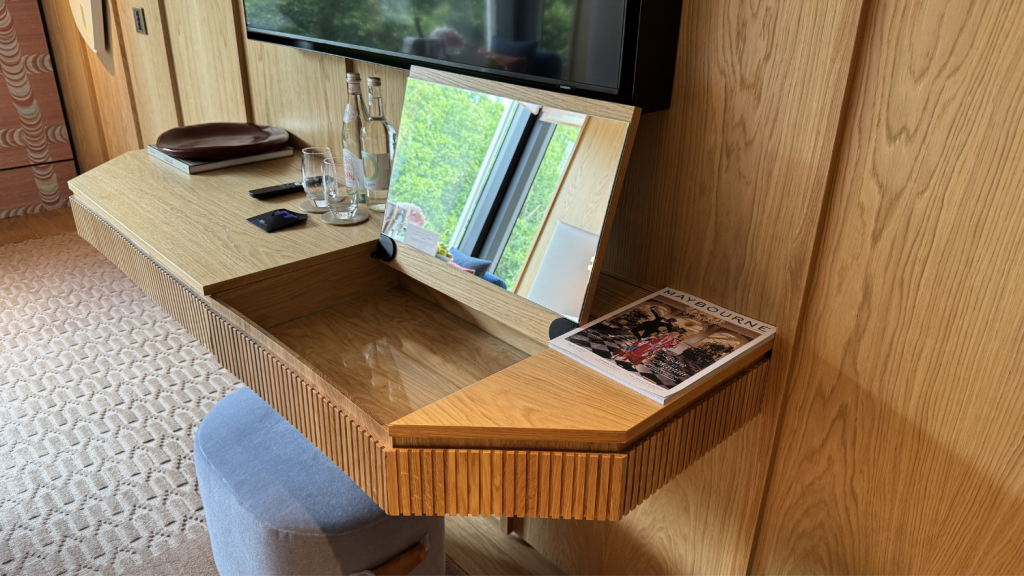 The Emory London Schreibtisch