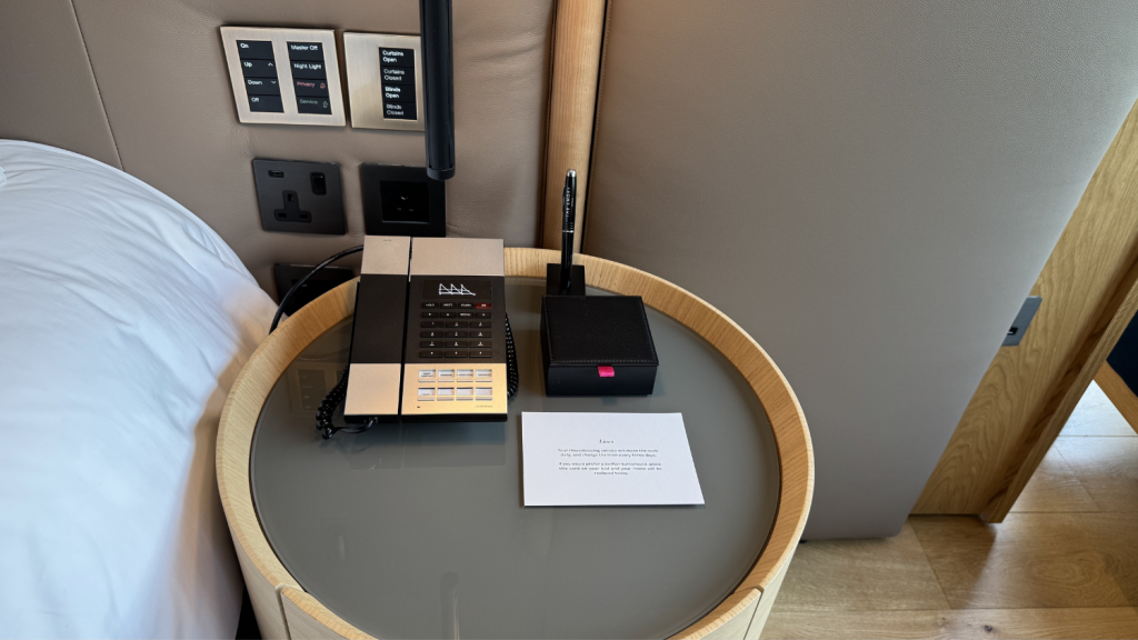 The Emory London Steckdosen