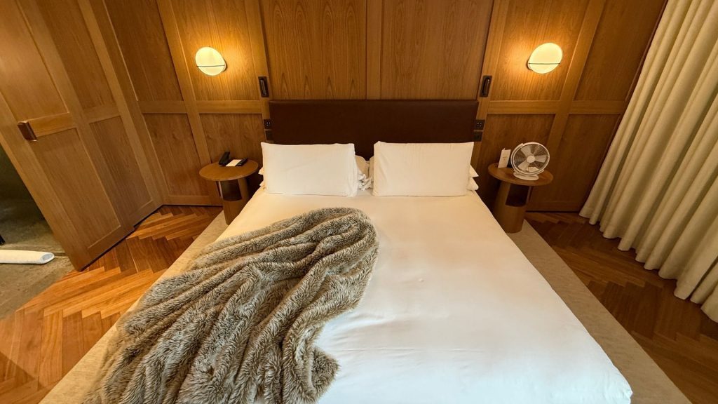 The Rome EDITION Bett