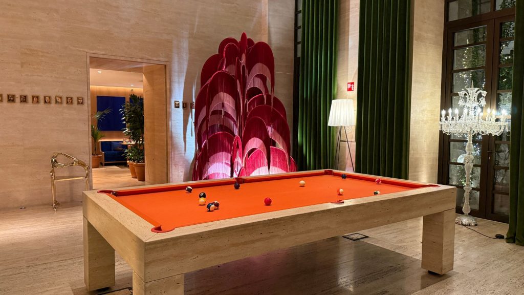 The Rome EDITION Billardtisch
