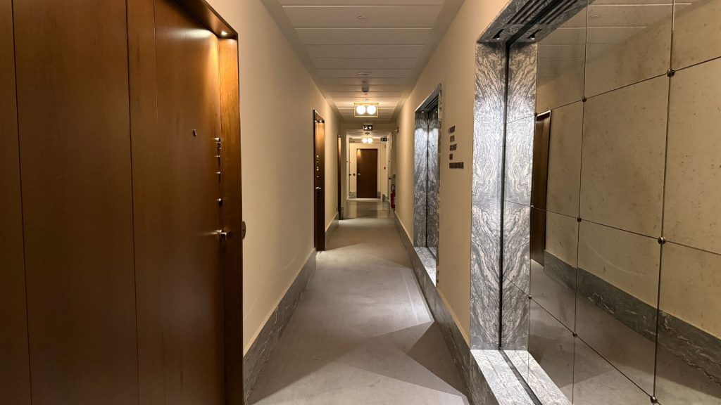 The Rome EDITION Hotelflur