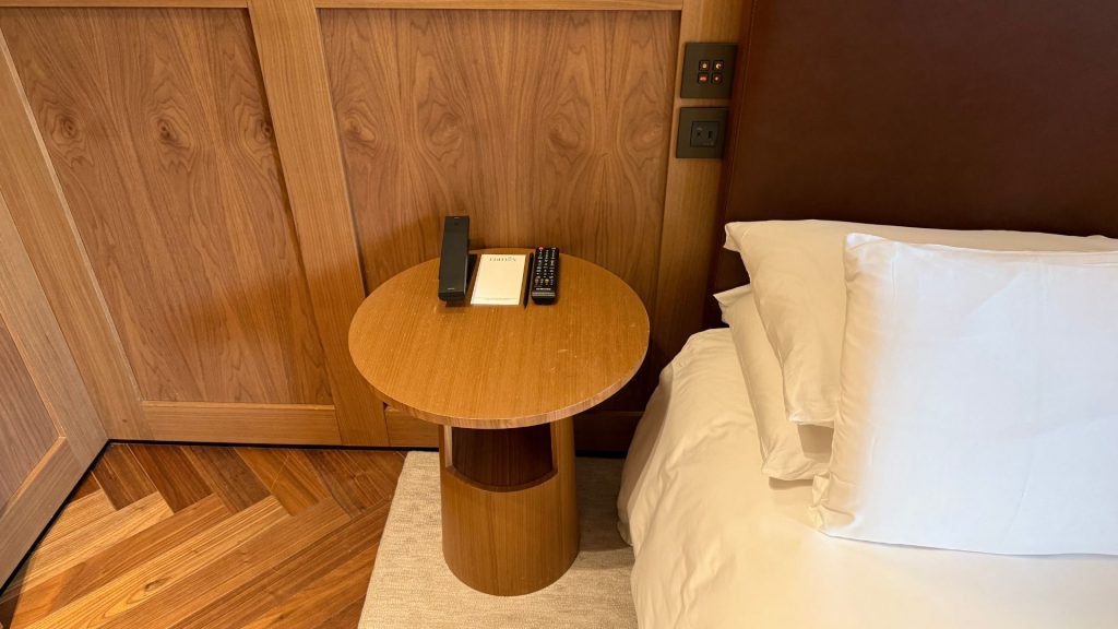 The Rome EDITION Nachttisch