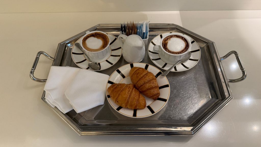 The St. Regis Rome Croissant Kaffeeservice